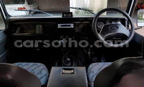 Buy Used Land Rover Defender White Car in Maputsoa in Leribe Buy Used Land Rover Defender White Car in Maputsoa in Leribe