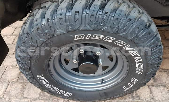 Buy Used Land Rover Defender White Car in Maputsoa in Leribe Buy Used Land Rover Defender White Car in Maputsoa in Leribe