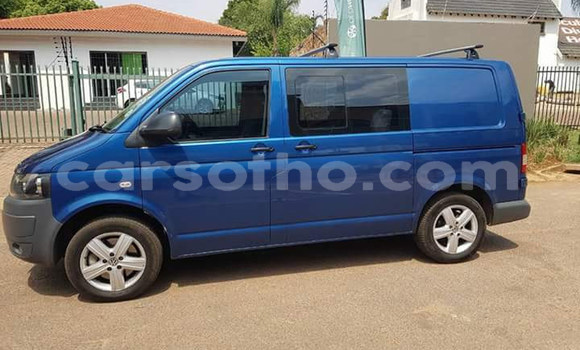 Buy Used Volkswagen Transporter Blue Car in Maseru in Maseru Buy Used Volkswagen Transporter Blue Car in Maseru in Maseru