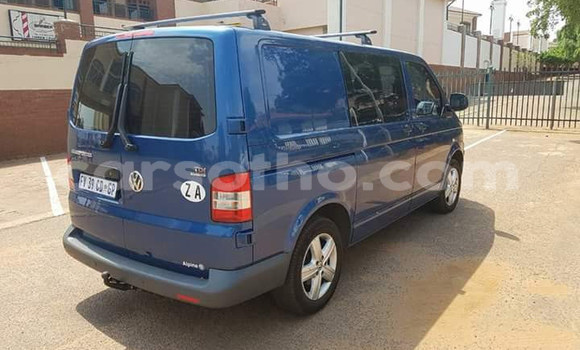 Buy Used Volkswagen Transporter Blue Car in Maseru in Maseru Buy Used Volkswagen Transporter Blue Car in Maseru in Maseru