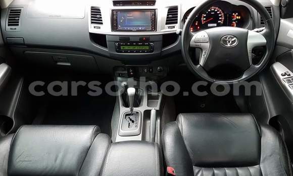 Sayi Na hannu Toyota Hilux White Mota in Maseru a Maseru Sayi Na hannu Toyota Hilux White Mota in Maseru a Maseru