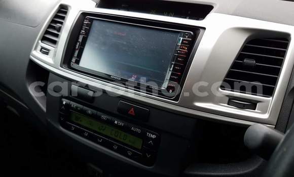 Sayi Na hannu Toyota Hilux White Mota in Maseru a Maseru Sayi Na hannu Toyota Hilux White Mota in Maseru a Maseru