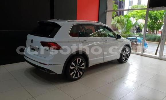 Sayi Na hannu Volkswagen Tiguan White Mota in Maputsoe a Leribe Sayi Na hannu Volkswagen Tiguan White Mota in Maputsoe a Leribe