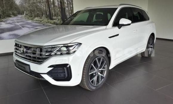 Sayi Na hannu Volkswagen Touareg White Mota in Maputsoa a Leribe Sayi Na hannu Volkswagen Touareg White Mota in Maputsoa a Leribe
