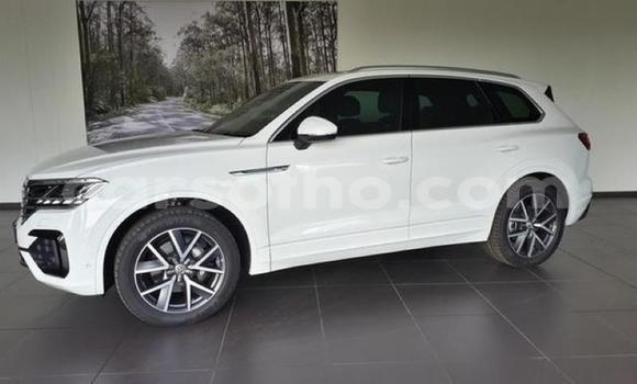 Sayi Na hannu Volkswagen Touareg White Mota in Maputsoa a Leribe Sayi Na hannu Volkswagen Touareg White Mota in Maputsoa a Leribe