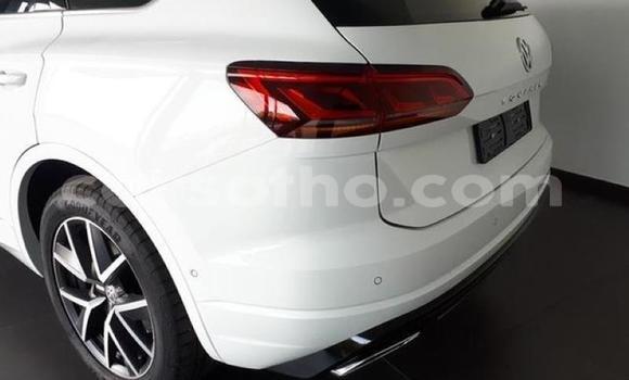 Sayi Na hannu Volkswagen Touareg White Mota in Maputsoa a Leribe Sayi Na hannu Volkswagen Touareg White Mota in Maputsoa a Leribe