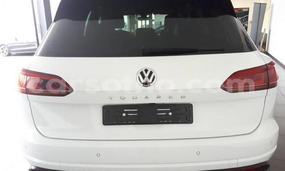 Sayi Na hannu Volkswagen Touareg White Mota in Maputsoa a Leribe Sayi Na hannu Volkswagen Touareg White Mota in Maputsoa a Leribe