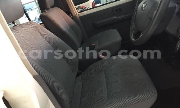 Acheter Occasion Voiture Toyota Land Cruiser Blanc à Maputsoa, Leribe Acheter Occasion Voiture Toyota Land Cruiser Blanc à Maputsoa, Leribe