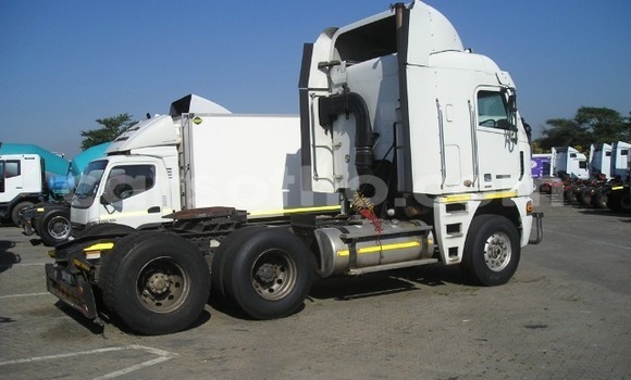 Acheter Occasion Utilitaire Scania R420 Blanc à Maseru, Maseru Acheter Occasion Utilitaire Scania R420 Blanc à Maseru, Maseru