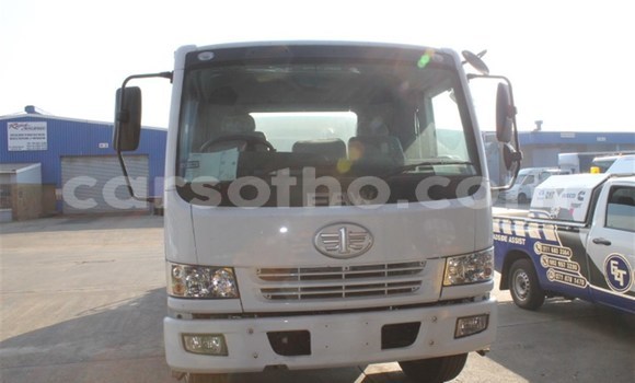 Sayi Na hannu Scania R420 White Babbar mota in Maputsoa a Leribe Sayi Na hannu Scania R420 White Babbar mota in Maputsoa a Leribe