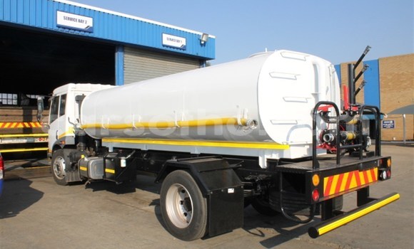 Sayi Na hannu Scania R420 White Babbar mota in Maputsoa a Leribe Sayi Na hannu Scania R420 White Babbar mota in Maputsoa a Leribe