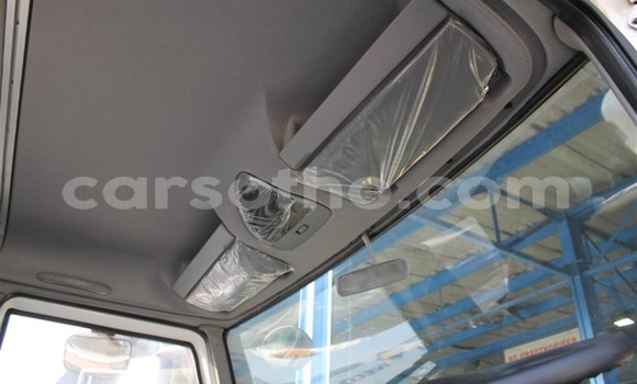 Sayi Na hannu Scania R420 White Babbar mota in Maputsoa a Leribe Sayi Na hannu Scania R420 White Babbar mota in Maputsoa a Leribe