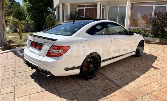 Acheter Occasion Voiture Mercedes-Benz C-klasse AMG Blanc à Maseru, Maseru Acheter Occasion Voiture Mercedes-Benz C-klasse AMG Blanc à Maseru, Maseru