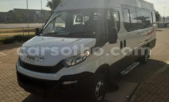 Acheter Occasion Utilitaire Iveco Daily Blanc à Maseru, Maseru Acheter Occasion Utilitaire Iveco Daily Blanc à Maseru, Maseru