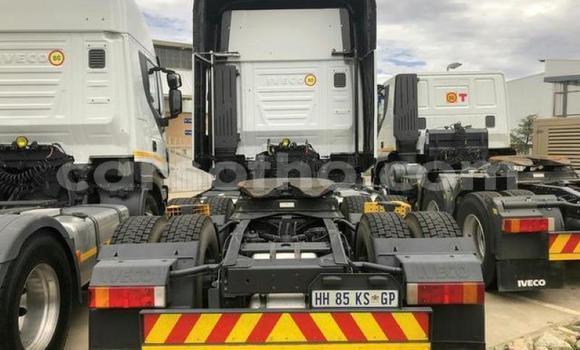Acheter Occasion Utilitaire Iveco Cargo Blanc à Maseru, Maseru Acheter Occasion Utilitaire Iveco Cargo Blanc à Maseru, Maseru