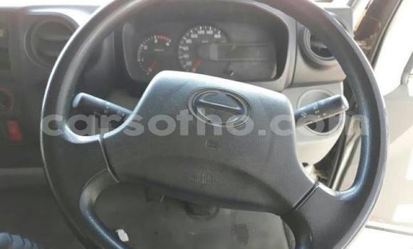 Sayi Na hannu Hino 300 Series White Babbar mota in Maputsoa a Leribe Sayi Na hannu Hino 300 Series White Babbar mota in Maputsoa a Leribe