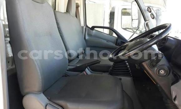 Sayi Na hannu Hino 300 Series White Babbar mota in Maputsoa a Leribe Sayi Na hannu Hino 300 Series White Babbar mota in Maputsoa a Leribe