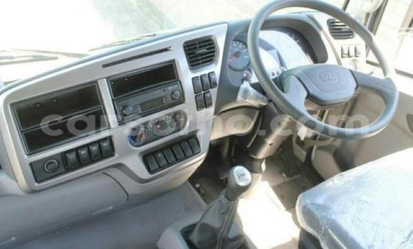 Acheter Occasion Utilitaire Nissan UD Blanc à Maseru, Maseru Acheter Occasion Utilitaire Nissan UD Blanc à Maseru, Maseru