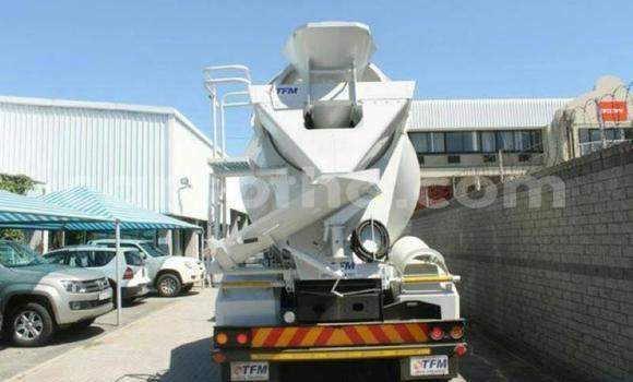 Acheter Occasion Utilitaire Nissan UD Blanc à Maseru, Maseru Acheter Occasion Utilitaire Nissan UD Blanc à Maseru, Maseru