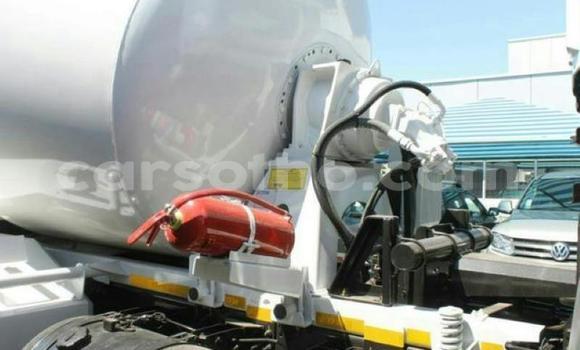 Acheter Occasion Utilitaire Nissan UD Blanc à Maseru, Maseru Acheter Occasion Utilitaire Nissan UD Blanc à Maseru, Maseru