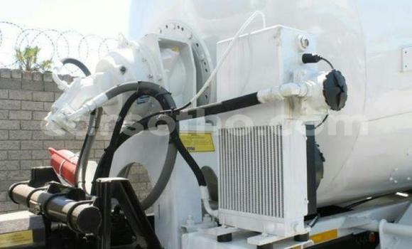 Acheter Occasion Utilitaire Nissan UD Blanc à Maseru, Maseru Acheter Occasion Utilitaire Nissan UD Blanc à Maseru, Maseru