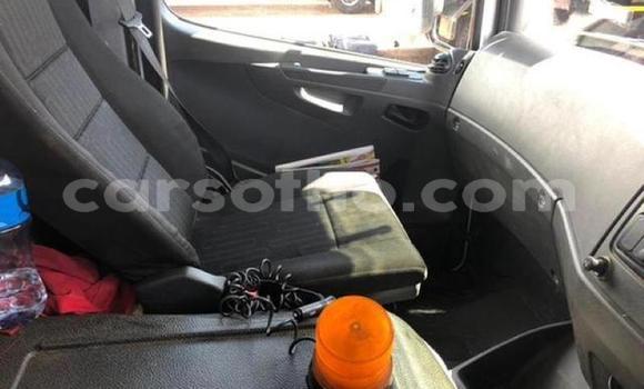 Sayi Na hannu Mercedes‒Benz Tipper White Babbar mota in Maputsoe a Leribe Sayi Na hannu Mercedes‒Benz Tipper White Babbar mota in Maputsoe a Leribe