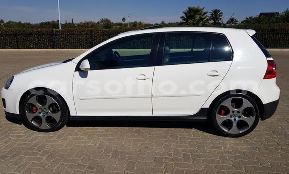 Sayi Na hannu Volkswagen Golf White Mota in Mafeteng a Mafeteng Sayi Na hannu Volkswagen Golf White Mota in Mafeteng a Mafeteng