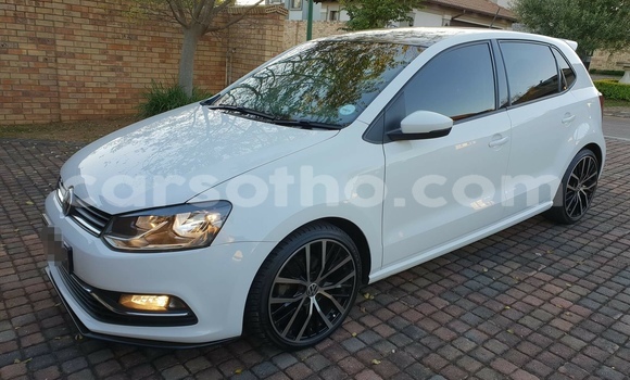 Acheter Occasion Voiture Volkswagen Polo R WRC Blanc à Maputsoa, Leribe Acheter Occasion Voiture Volkswagen Polo R WRC Blanc à Maputsoa, Leribe
