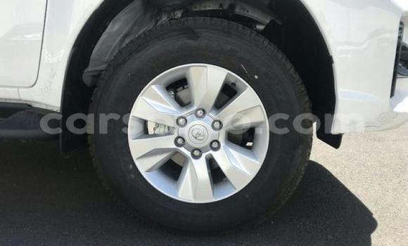 Acheter Occasion Voiture Toyota Hilux Blanc à Maputsoa, Leribe Acheter Occasion Voiture Toyota Hilux Blanc à Maputsoa, Leribe