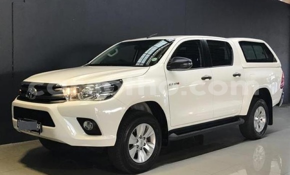 Acheter Occasion Voiture Toyota Hilux Blanc à Maputsoe, Leribe Acheter Occasion Voiture Toyota Hilux Blanc à Maputsoe, Leribe