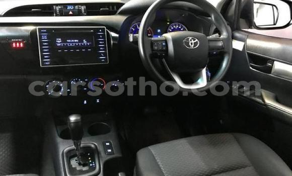 Acheter Occasion Voiture Toyota Hilux Blanc à Maputsoe, Leribe Acheter Occasion Voiture Toyota Hilux Blanc à Maputsoe, Leribe