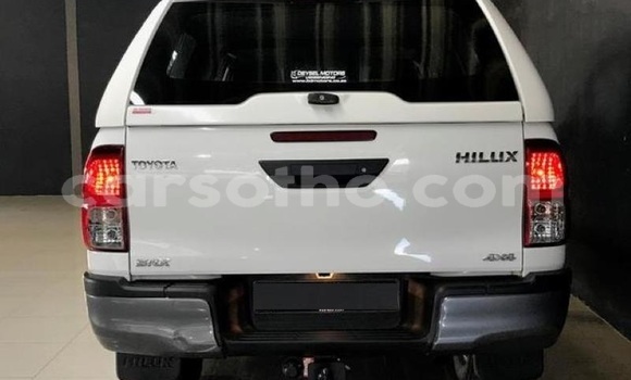 Acheter Occasion Voiture Toyota Hilux Blanc à Maputsoe, Leribe Acheter Occasion Voiture Toyota Hilux Blanc à Maputsoe, Leribe