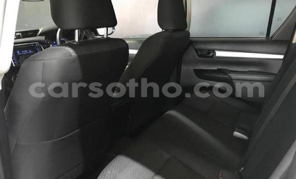 Acheter Occasion Voiture Toyota Hilux Blanc à Maputsoe, Leribe Acheter Occasion Voiture Toyota Hilux Blanc à Maputsoe, Leribe