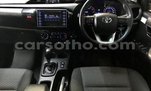 Acheter Occasion Voiture Toyota Hilux Blanc à Maputsoe, Leribe Acheter Occasion Voiture Toyota Hilux Blanc à Maputsoe, Leribe