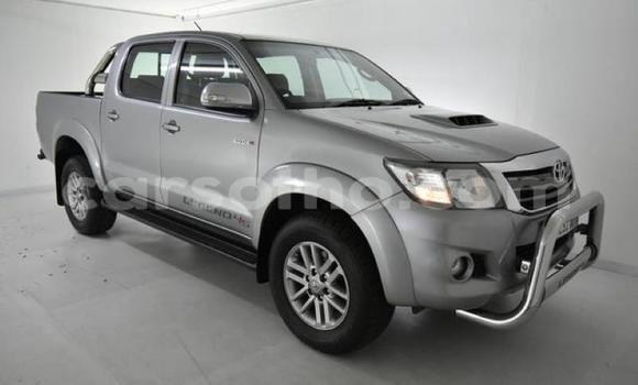Acheter Occasion Voiture Toyota Hilux Gris à Maputsoa, Leribe Acheter Occasion Voiture Toyota Hilux Gris à Maputsoa, Leribe