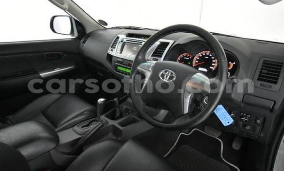 Acheter Occasion Voiture Toyota Hilux Gris à Maputsoa, Leribe Acheter Occasion Voiture Toyota Hilux Gris à Maputsoa, Leribe