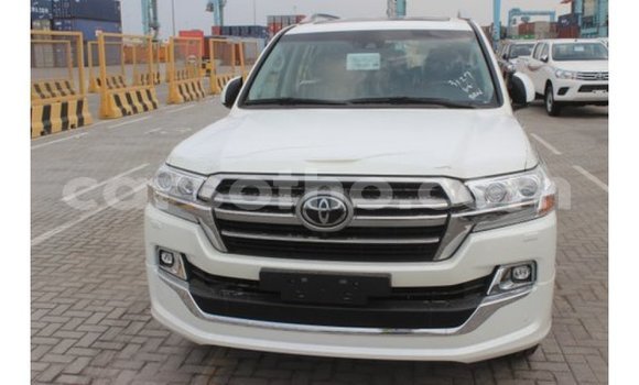 اشتري Imported Toyota Land Cruiser White سيارة في Import - Dubai في Maseru اشتري Imported Toyota Land Cruiser White سيارة في Import - Dubai في Maseru