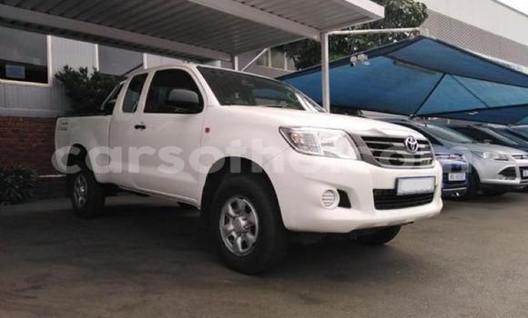 Buy Used Toyota Hilux White Car in Maseru in Maseru Buy Used Toyota Hilux White Car in Maseru in Maseru