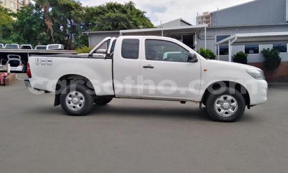 Buy Used Toyota Hilux White Car in Maseru in Maseru Buy Used Toyota Hilux White Car in Maseru in Maseru