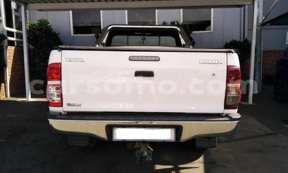 Buy Used Toyota Hilux White Car in Maseru in Maseru Buy Used Toyota Hilux White Car in Maseru in Maseru