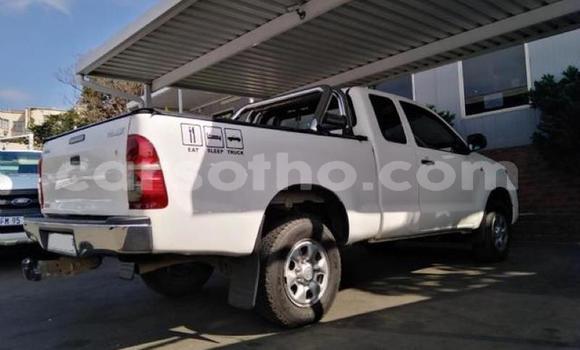Buy Used Toyota Hilux White Car in Maseru in Maseru Buy Used Toyota Hilux White Car in Maseru in Maseru