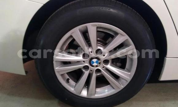 Sayi Na hannu BMW 3–Series White Mota in Maseru a Maseru Sayi Na hannu BMW 3–Series White Mota in Maseru a Maseru