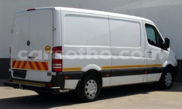 Sayi Na hannu Mercedes‒Benz Sprinter White Babbar mota in Maseru a Maseru Sayi Na hannu Mercedes‒Benz Sprinter White Babbar mota in Maseru a Maseru