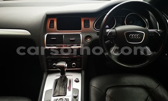 Sayi Na hannu Audi Q7 White Mota in Maseru a Maseru Sayi Na hannu Audi Q7 White Mota in Maseru a Maseru
