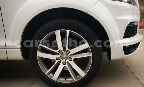 Sayi Na hannu Audi Q7 White Mota in Maseru a Maseru Sayi Na hannu Audi Q7 White Mota in Maseru a Maseru