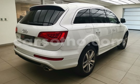 Sayi Na hannu Audi Q7 White Mota in Maseru a Maseru Sayi Na hannu Audi Q7 White Mota in Maseru a Maseru