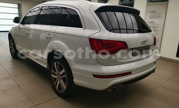 Sayi Na hannu Audi Q7 White Mota in Maseru a Maseru Sayi Na hannu Audi Q7 White Mota in Maseru a Maseru