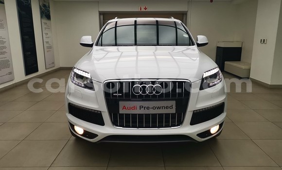 Sayi Na hannu Audi Q7 White Mota in Maseru a Maseru Sayi Na hannu Audi Q7 White Mota in Maseru a Maseru