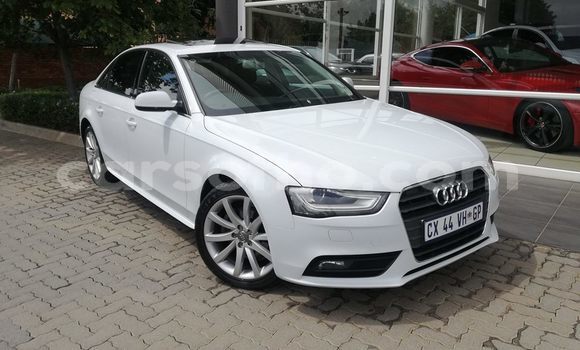 Sayi Na hannu Audi A4 White Mota in Maseru a Maseru Sayi Na hannu Audi A4 White Mota in Maseru a Maseru