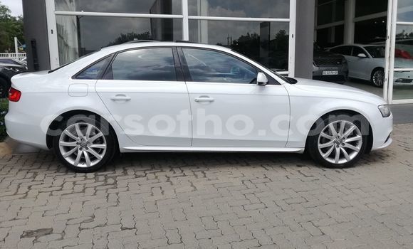 Sayi Na hannu Audi A4 White Mota in Maseru a Maseru Sayi Na hannu Audi A4 White Mota in Maseru a Maseru